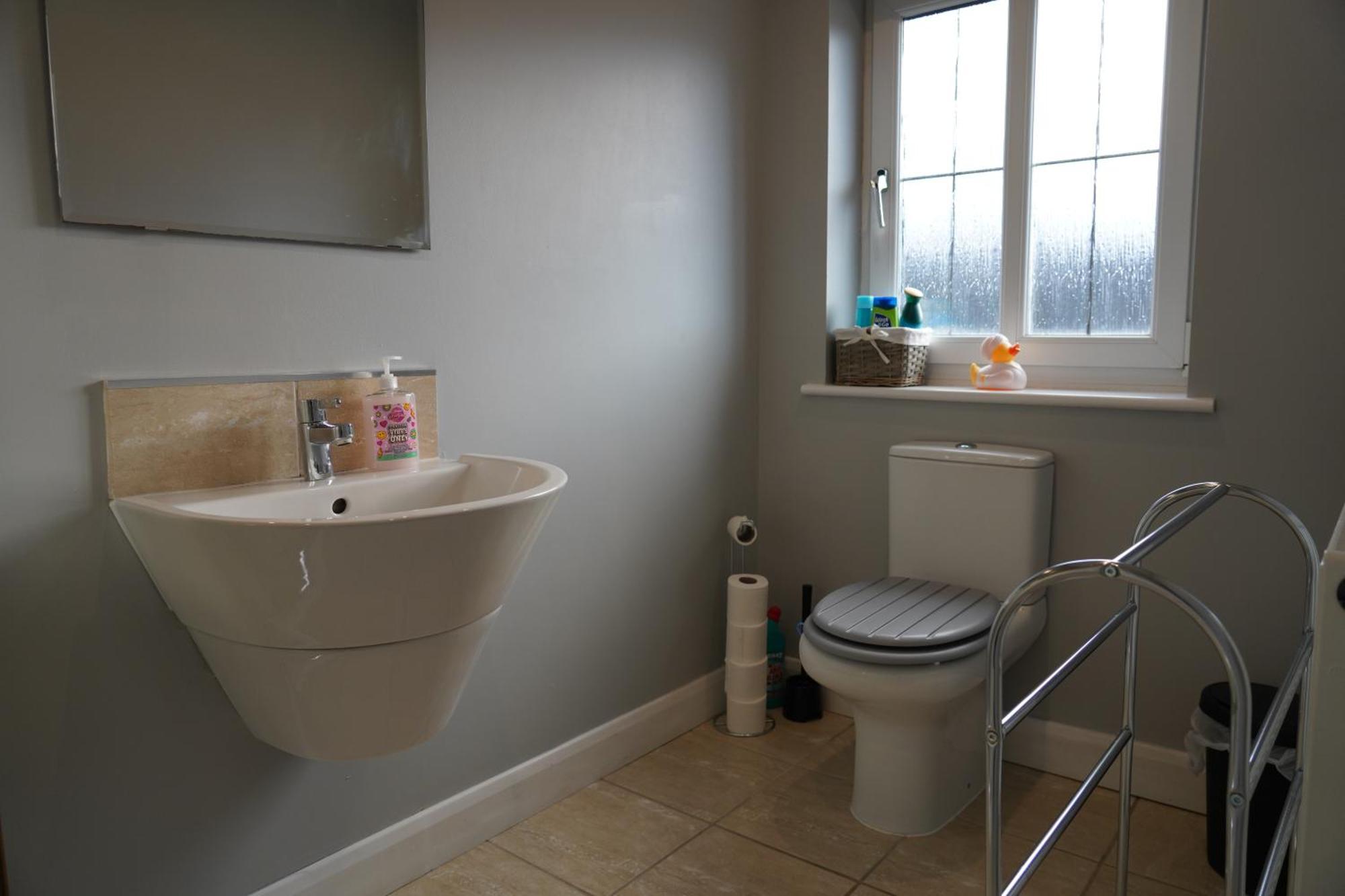 8 Double Beds In A 5 Bedroom House, Pets Welcome Epworth Exteriör bild