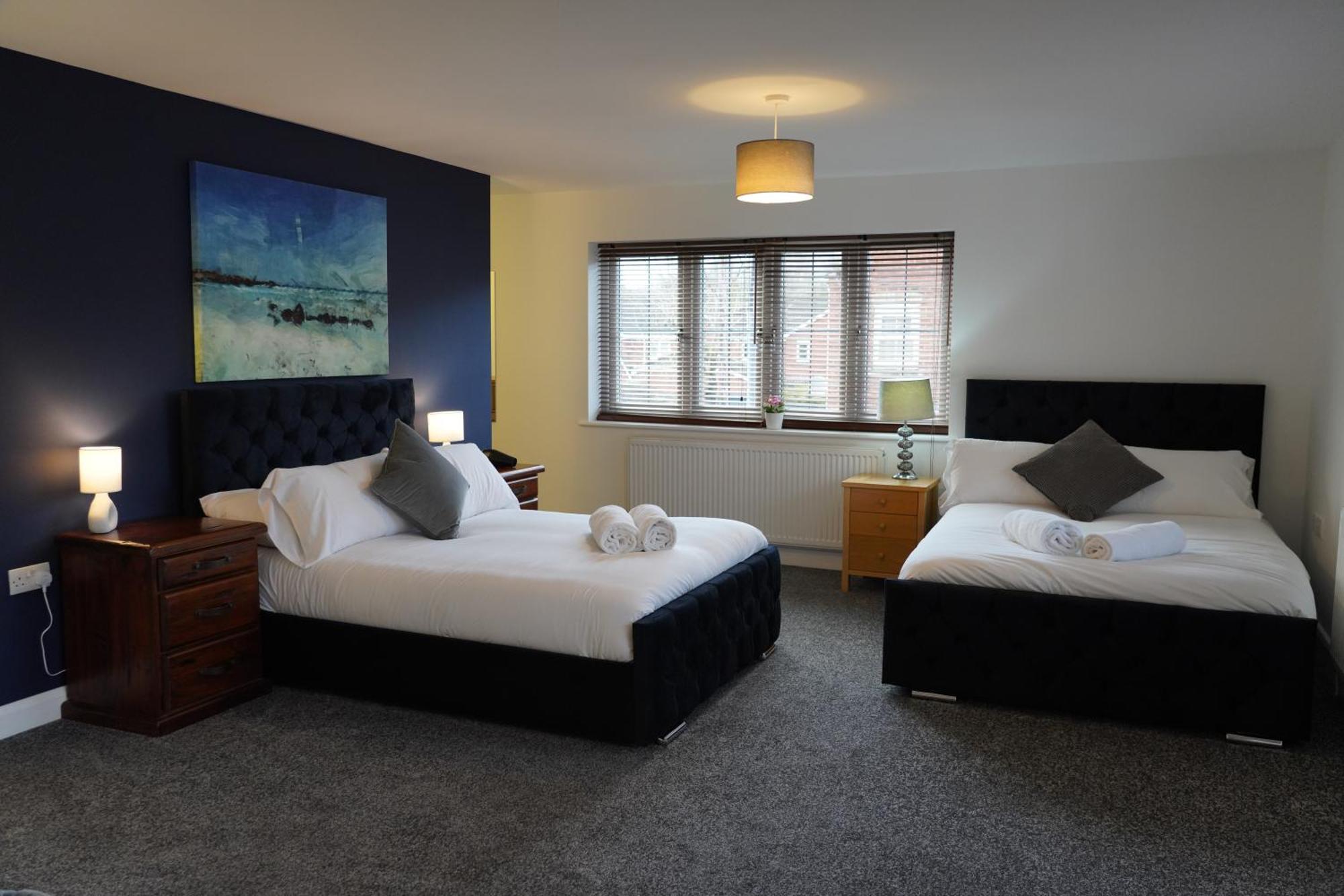 8 Double Beds In A 5 Bedroom House, Pets Welcome Epworth Exteriör bild